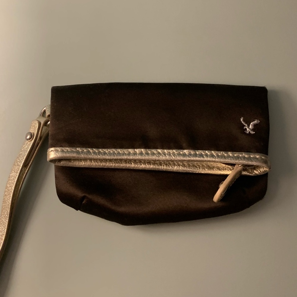 AE Wristlet